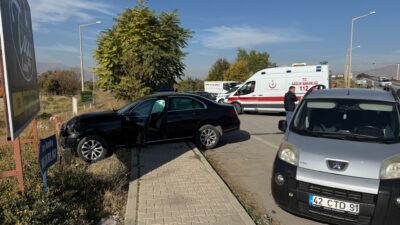 Haber: Muhammed Enes Sevilir Erzincan’da otomobil ile hafif ticari aracın