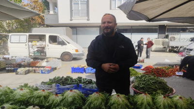 Erzincan’da her hafta kurulan Salı Pazarı’nda kış mevsiminin habercisi ürünler