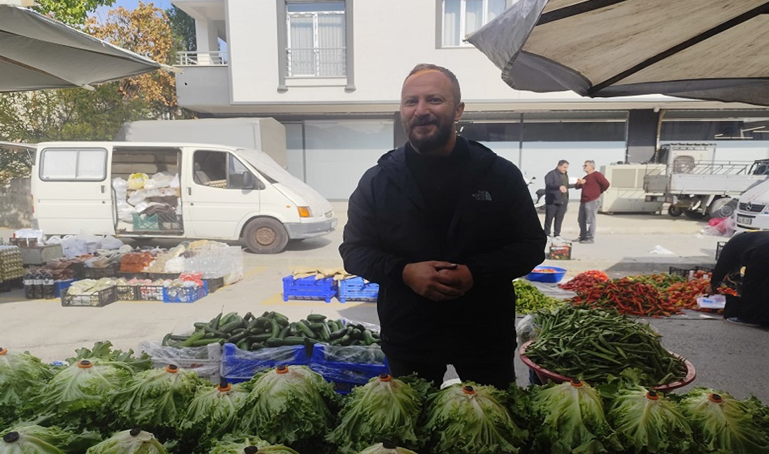 Erzincan’da her hafta kurulan Salı Pazarı’nda kış mevsiminin habercisi ürünler