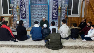 Haber: Muhammed Enes Sevilir Erzincan’da gençler, maneviyatla buluştu. Yavuz Selim