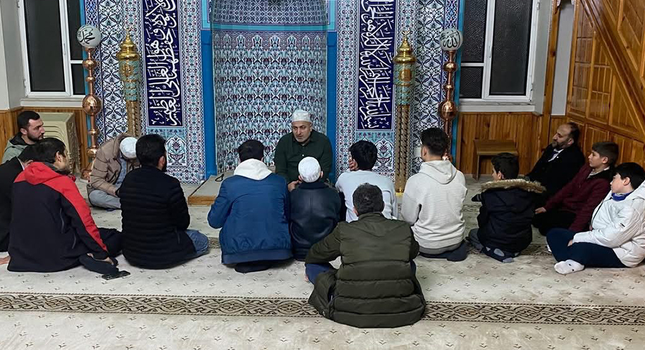 Haber: Muhammed Enes Sevilir Erzincan’da gençler, maneviyatla buluştu. Yavuz Selim