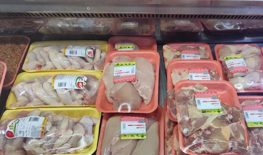 Erzincan’da tavuk eti piyasasında fiyatlar sabit kalırken, tüketimde düşüş gözlemlendi.