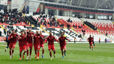 TFF 2. Lig Beyaz Grup 22. haftasında Anagold 24 Erzincanspor,