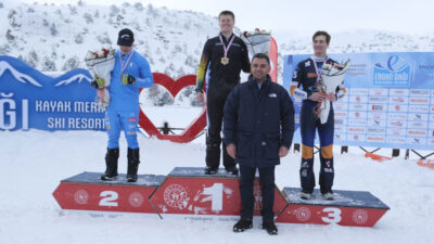 Snowboard Cross Avrupa Kupası’nın ilk gün yarışları, Erzincan’daki Ergan Dağı