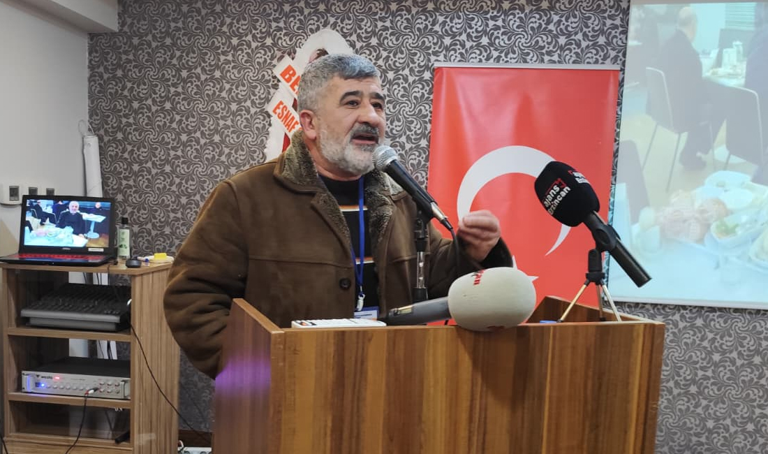 Erzincan Elektrikçiler ve Elektronikçiler Odası seçimlerinde konuşan esnaf Yakup Kolat,