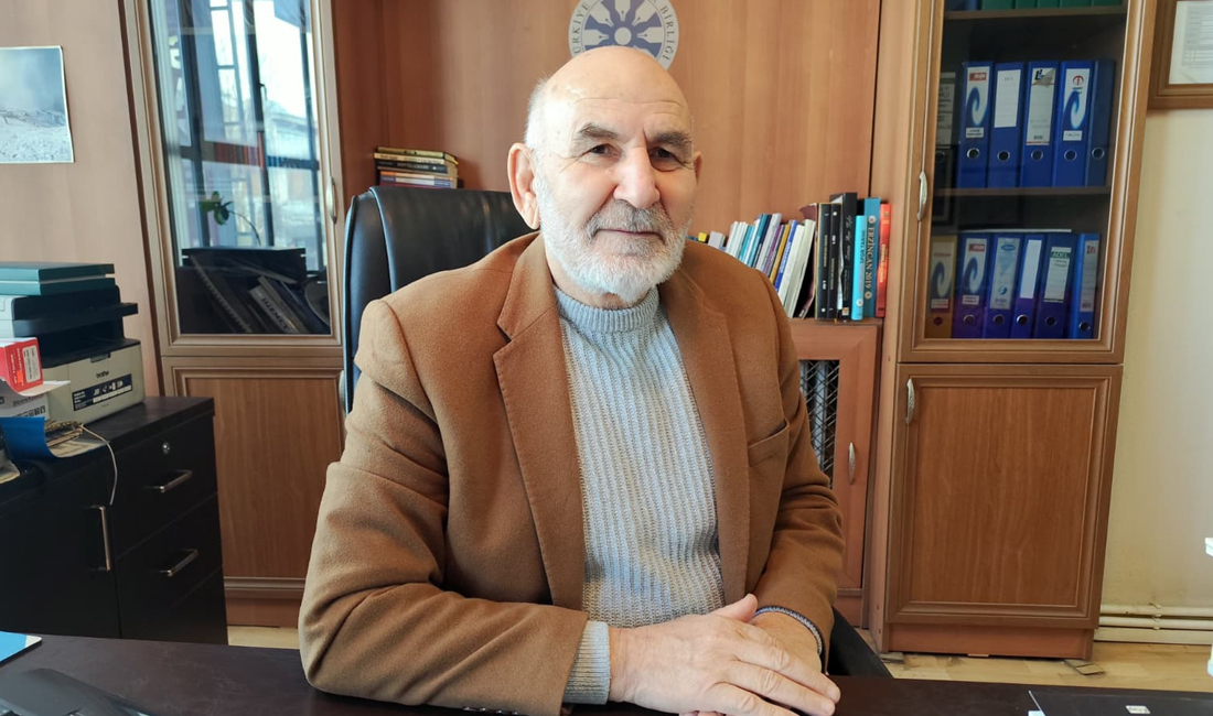 Türkiye Yazarlar Birliği Erzincan Şubesi Başkanı Halil İbrahim Özdemir, gazetecilerin