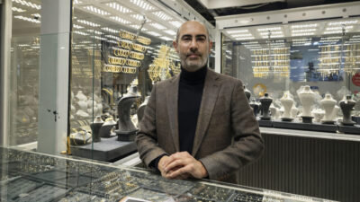 Erzincan Kuyumcu esnaflarından İsmail Miraç Durmaz, gümüş fiyatlarındaki hızlı artışın