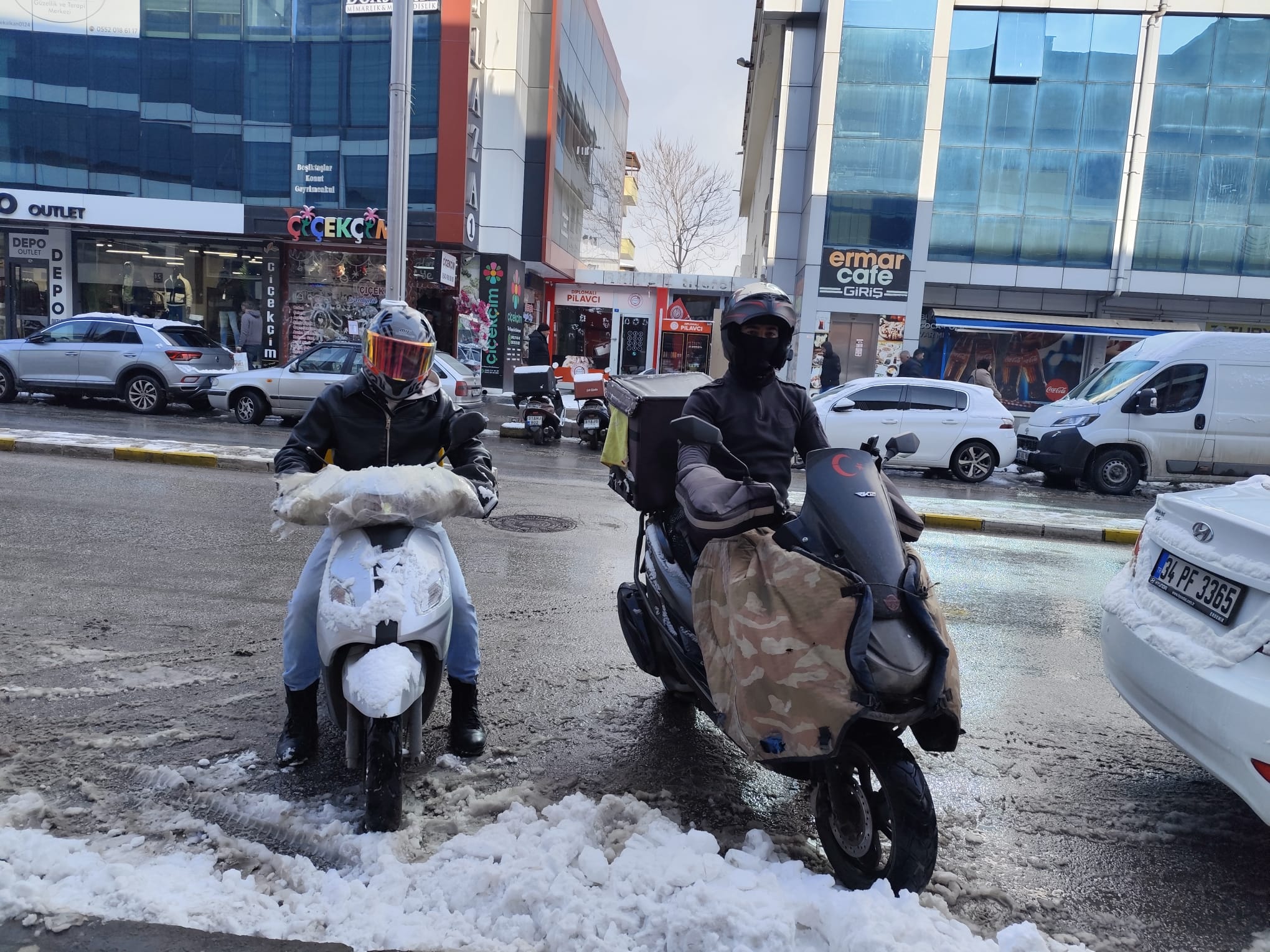 Erzincan’da yoğun kar ve buzlanma nedeniyle uygulanan motokurye yasağı sona