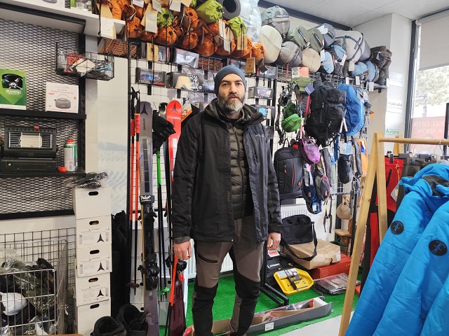 Erzincan Ergan Dağı Kayak Merkezi’nde sezonun açılmasıyla birlikte kayak ve