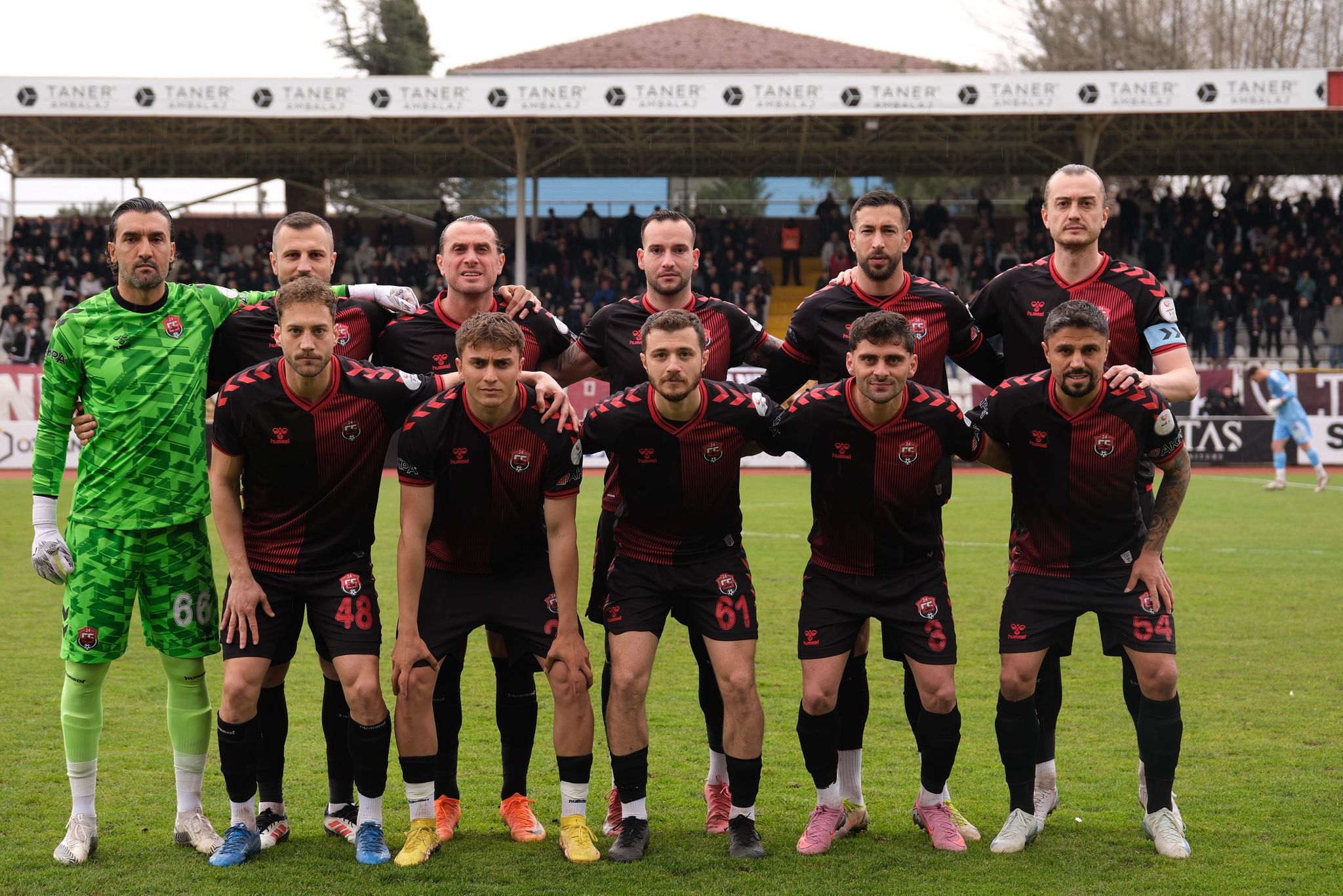 TFF 2. Lig Beyaz Grup 33. hafta mücadelesinde 24 Erzincanspor,