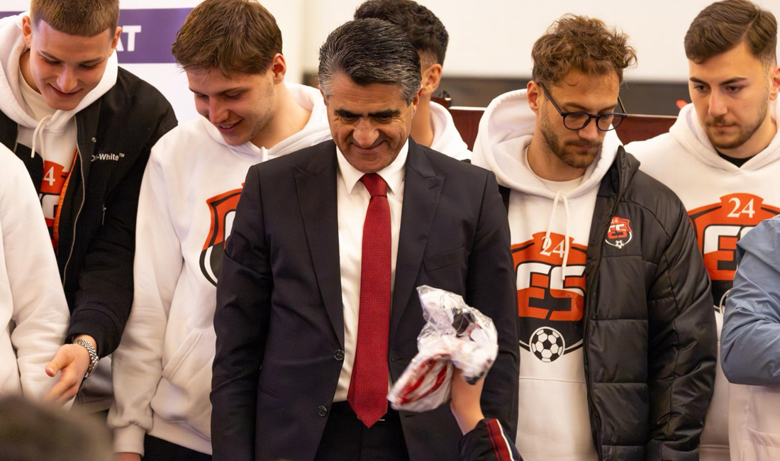 24 Erzincanspor yönetimi ve futbolcuları Ramazan ayı kapsamında düzenlenen “İftar