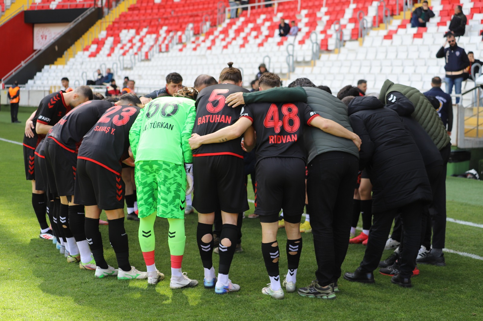  TFF 2. Lig Beyaz grupta mücadele eden 24 Erzincanspor, Yarın