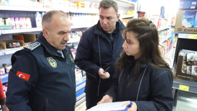 Erzincan Belediyesi Zabıta Müdürlüğü ekipleri, kent genelinde faaliyet gösteren 80