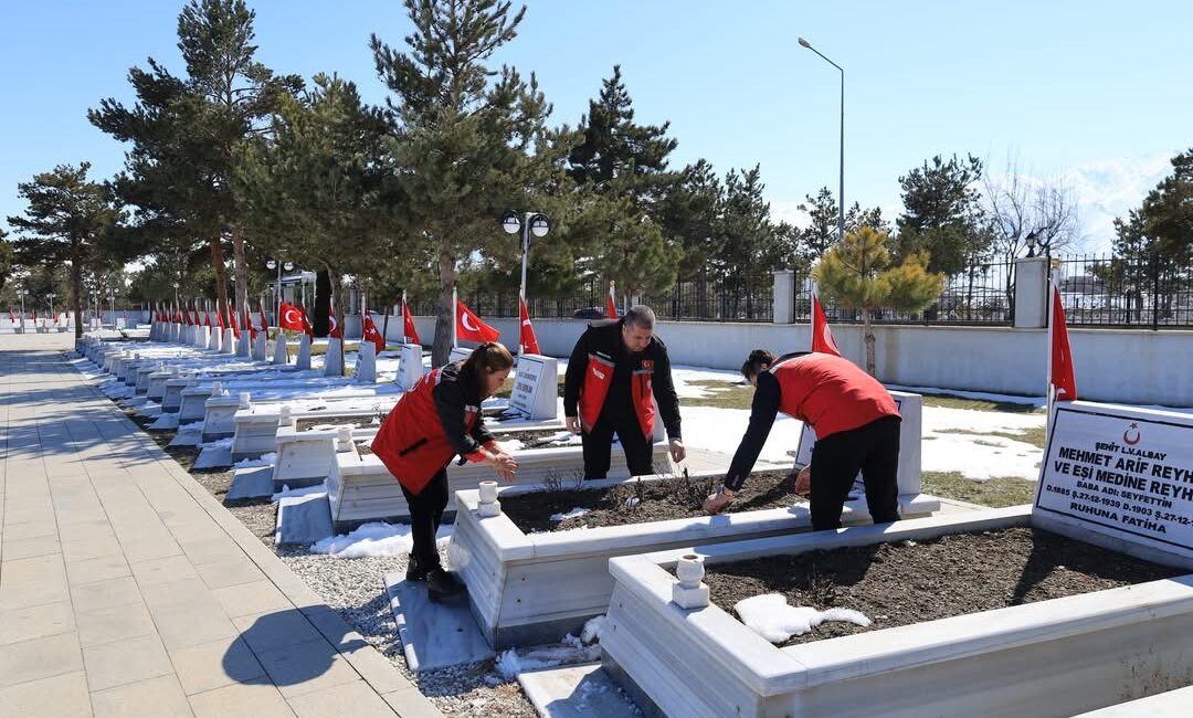 Haber: Muhammed Enes Sevilir&nbsp; Erzincan’da, canlarını feda eden aziz şehitlerin
