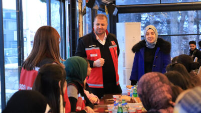 Haber: Muhammed Enes Sevilir Erzincan’da Dünya Yetimler Günü dolayısıyla anlamlı