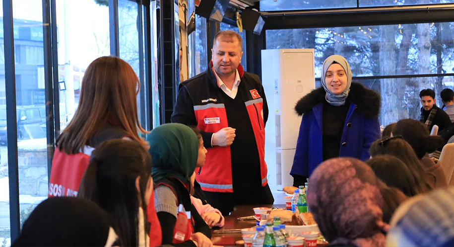 Haber: Muhammed Enes Sevilir Erzincan’da Dünya Yetimler Günü dolayısıyla anlamlı