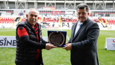 &nbsp;24 Erzincanspor camiasında uzun yıllar tribün liderliği yapan ve “Amigo