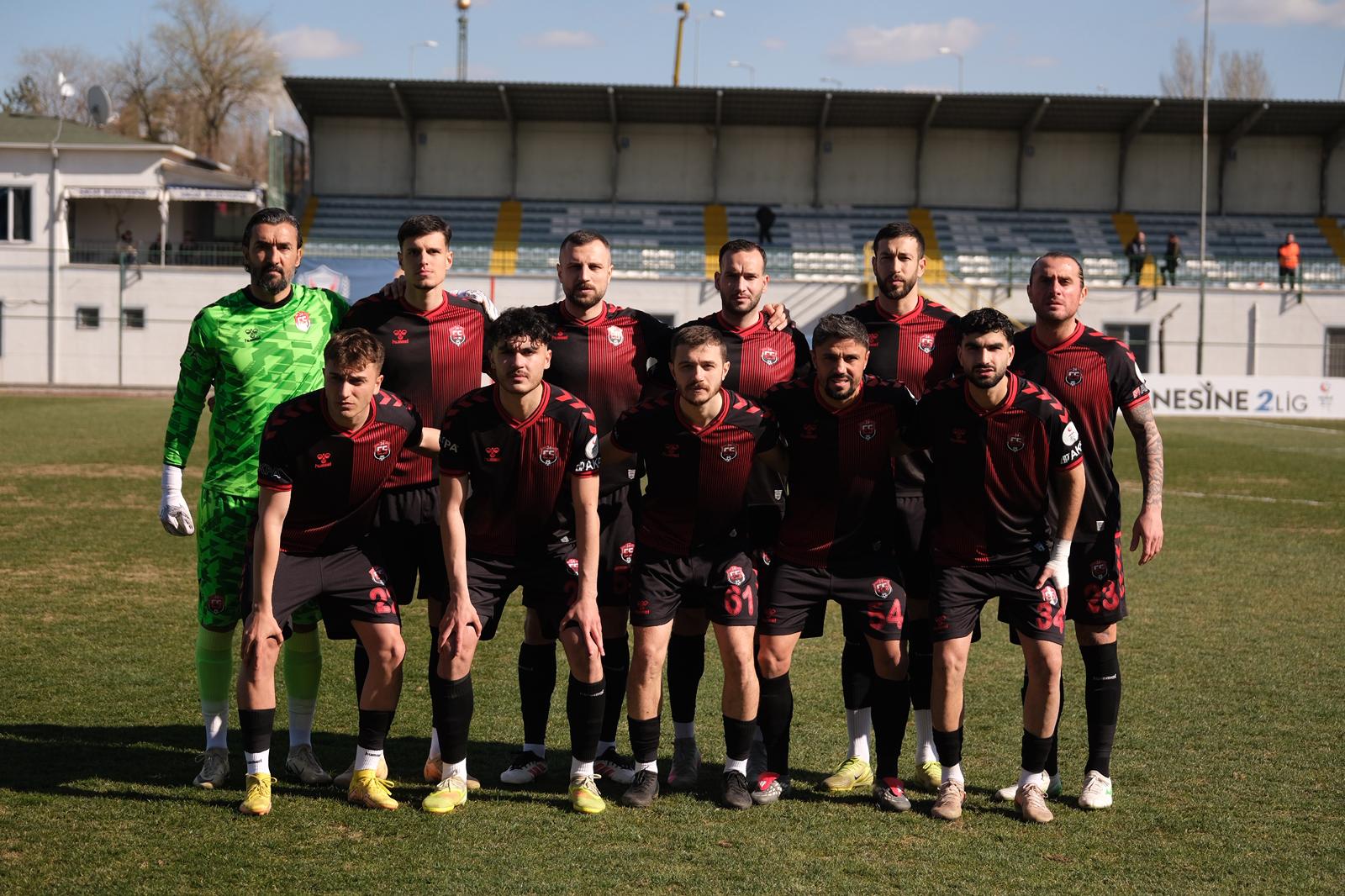 TFF 2. Lig Beyaz Grup’ta mücadele eden 24 Erzincanspor, çift