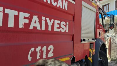 Haber: Muhammed Enes Sevilir&nbsp; Erzincan’da bir kuşun çatıdan sarkan ipe
