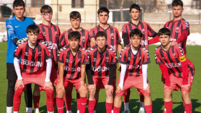 24 Erzincanspor U15 takımı, Düzce Cam Spor’u 2-1 mağlup ederek