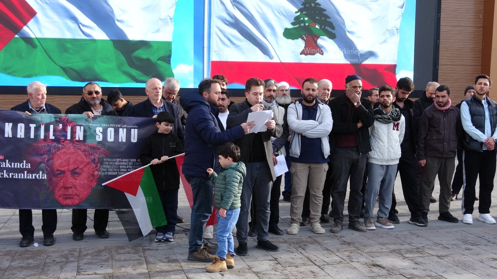 Erzincan Dörtyol Meydanı’nda düzenlenen AGD, MGV ve İHH öncülüğünde gerçekleştirilen