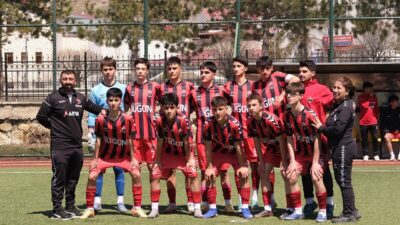 U15 Gelişim Ligi Play-Off yarı finalinde Erzurumspor FK ile karşılaşan