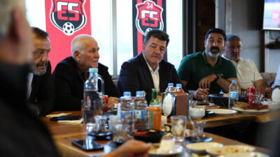 24 Erzincanspor yönetimi tarafından düzenlenen anlamlı buluşmada, kulübe yıllarca emek