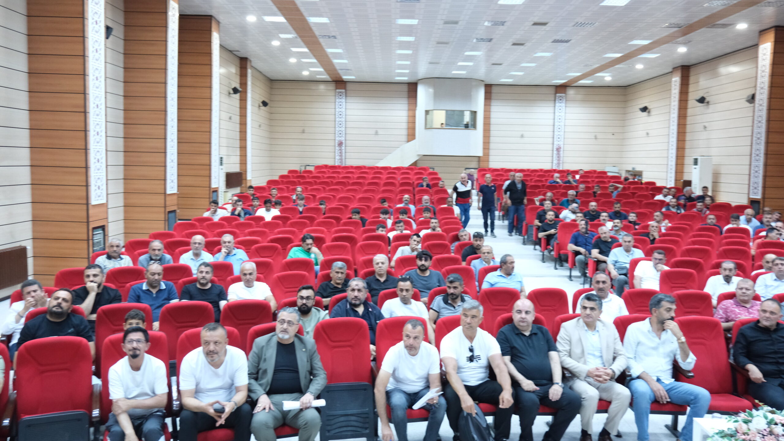 Erzincanspor’un mali ve idari geleceğini şekillendirmesi beklenen olağanüstü genel kurul,