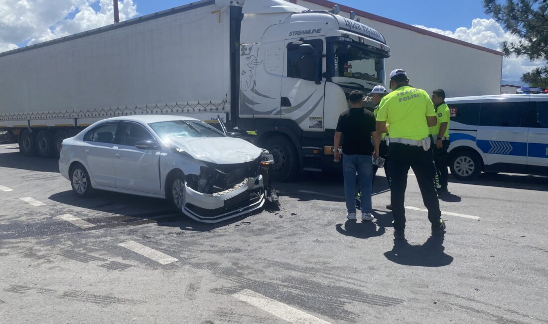 Haber: Muhammed Enes Sevilir Erzincan’da üç aracın karıştığı trafik kazası