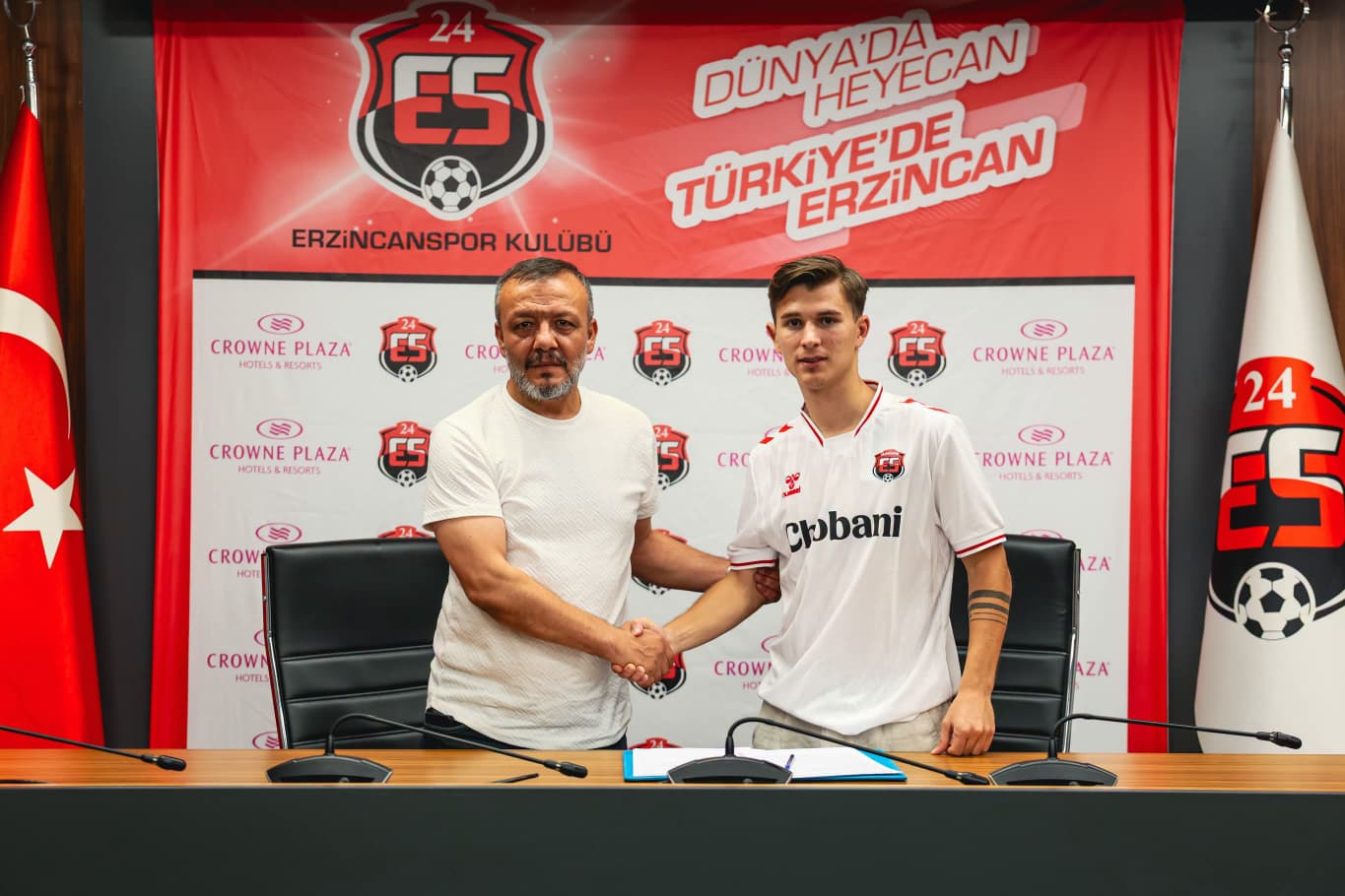 Erzincanspor, 2026-2027 sezonu öncesinde transfer çalışmalarını sürdürerek Ozan Papaker, İsmet
