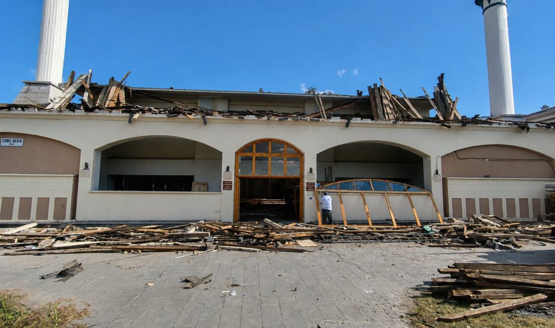 3 Temmuz’da son cuma namazının ardından ibadete kapatılan Camii Kebir’de