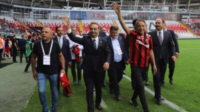 Erzincan’da pazar günü 13 Şubat Şehir Stadyumu’nda oynanan Erzincanspor-Kahramanmaraş İstiklalspor