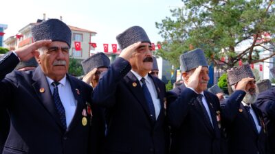 Erzincan’da 19 Eylül Gaziler Günü’nün 105. Yıl dönümü dolayısıyla Atatürk