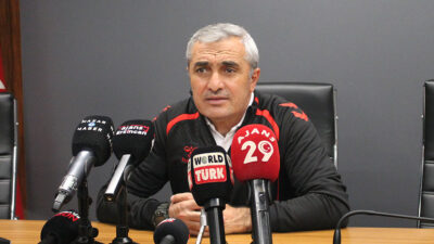 TFF 2. Lig Kırmızı Grup’ta mücadele eden Erzincanspor, sahasında Kırklarelispor’u